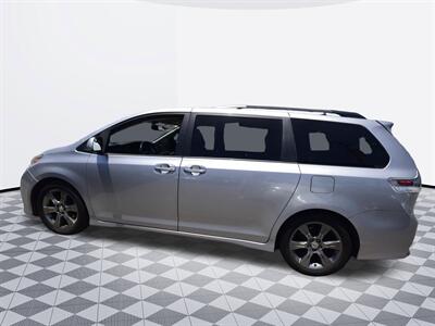 2016 Toyota Sienna SE Premium 8-Passenger   - Photo 3 - Midway City, CA 92655