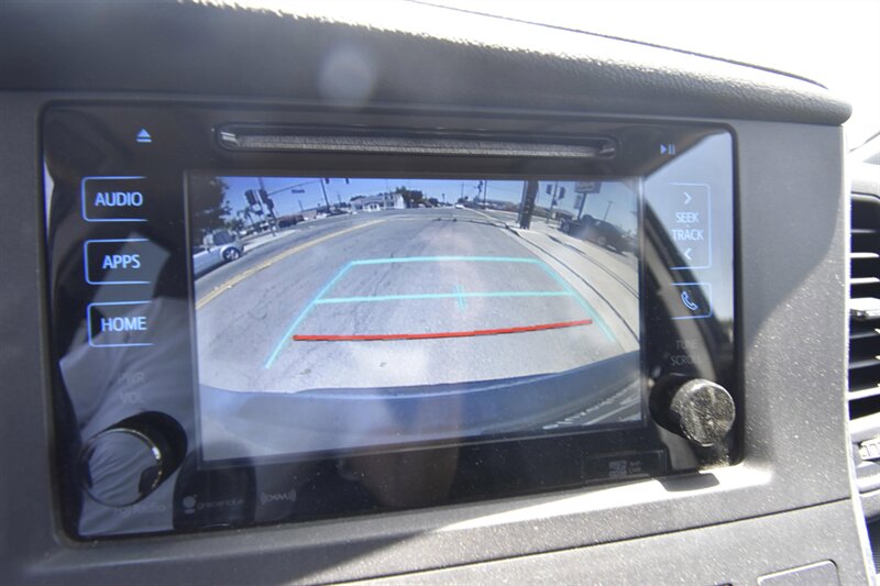 2016 Toyota Sienna SE Premium 8-Passenger   - Photo 17 - Midway City, CA 92655