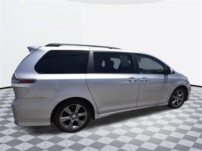 2016 Toyota Sienna SE Premium 8-Passenger   - Photo 5 - Midway City, CA 92655