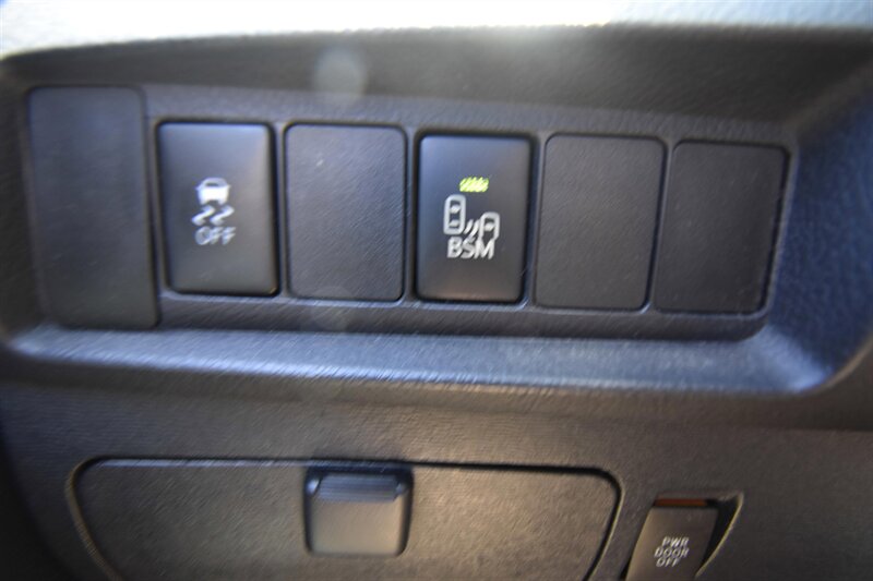 2016 Toyota Sienna SE Premium 8-Passenger   - Photo 19 - Midway City, CA 92655