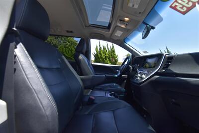 2016 Toyota Sienna SE Premium 8-Passenger   - Photo 12 - Midway City, CA 92655