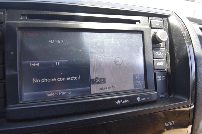 2014 Toyota Sequoia SR5   - Photo 12 - Midway City, CA 92655