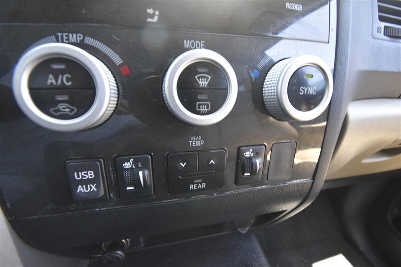 2014 Toyota Sequoia SR5   - Photo 14 - Midway City, CA 92655