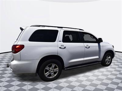 2014 Toyota Sequoia SR5   - Photo 7 - Midway City, CA 92655