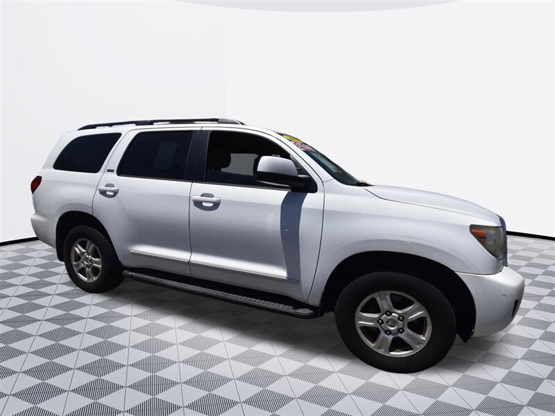 2014 Toyota Sequoia SR5   - Photo 3 - Midway City, CA 92655