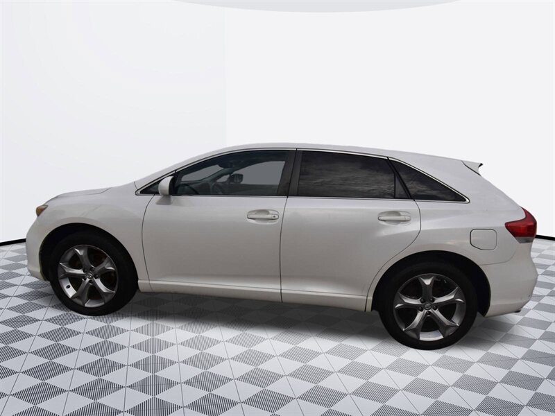 2010 Toyota Venza FWD V6 - Photo 2 - Midway City, CA 92655