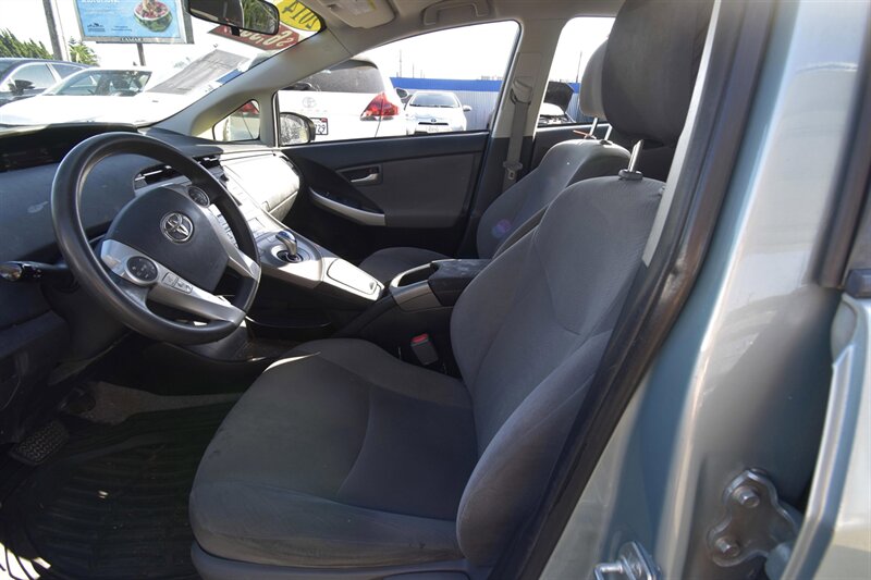 2014 Toyota Prius Three   - Photo 2 - Midway City, CA 92655