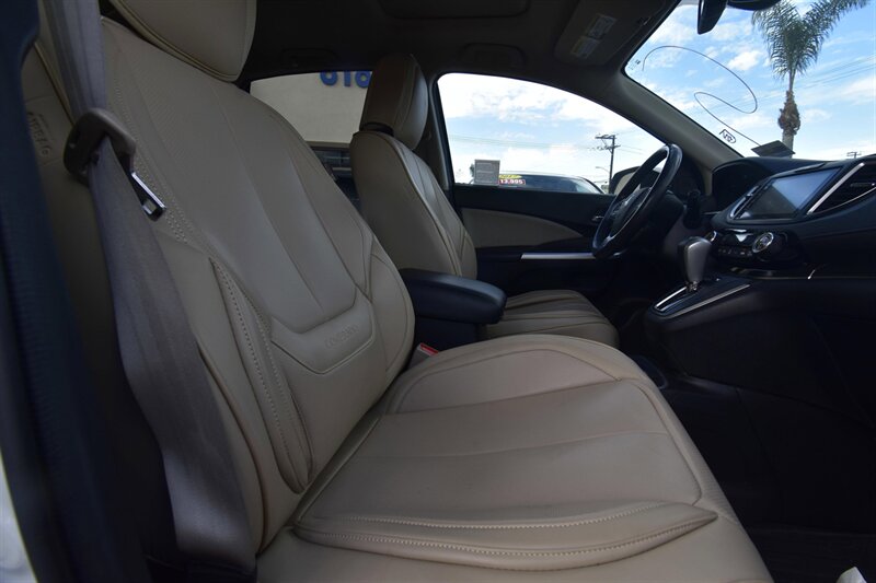 2016 Honda CR-V Touring   - Photo 8 - Midway City, CA 92655