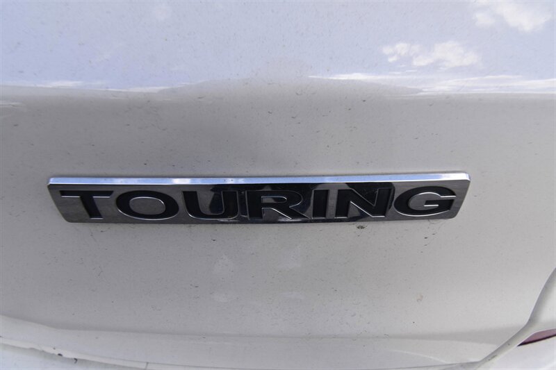 2016 Honda CR-V Touring   - Photo 15 - Midway City, CA 92655