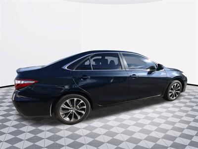 2017 Toyota Camry SE   - Photo 4 - Midway City, CA 92655