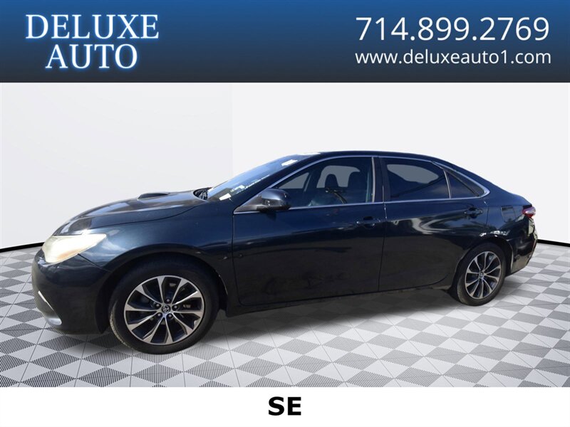 2017 Toyota Camry SE  
