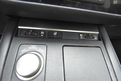 2016 Lexus ES 300h Hybrid - Photo 13 - Midway City, CA 92655