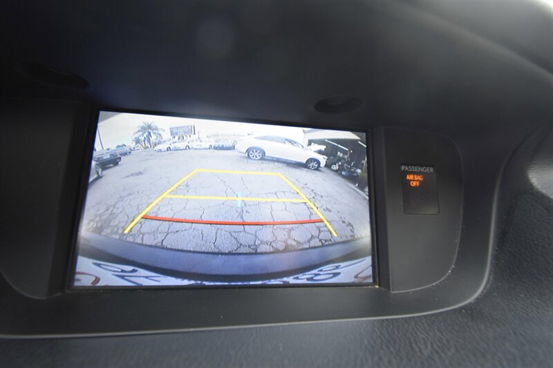 2016 Lexus ES 300h Hybrid - Photo 8 - Midway City, CA 92655