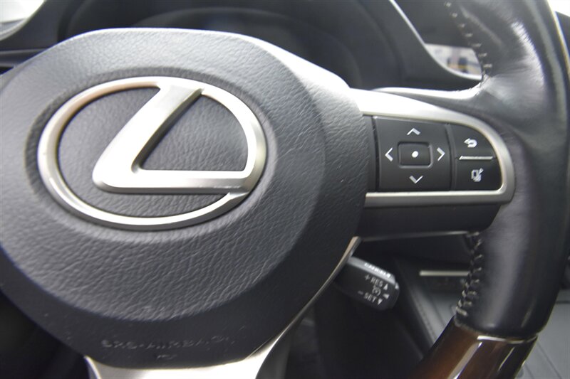 2016 Lexus ES 300h Hybrid - Photo 16 - Midway City, CA 92655