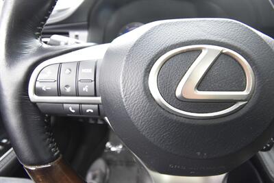 2016 Lexus ES 300h Hybrid - Photo 15 - Midway City, CA 92655