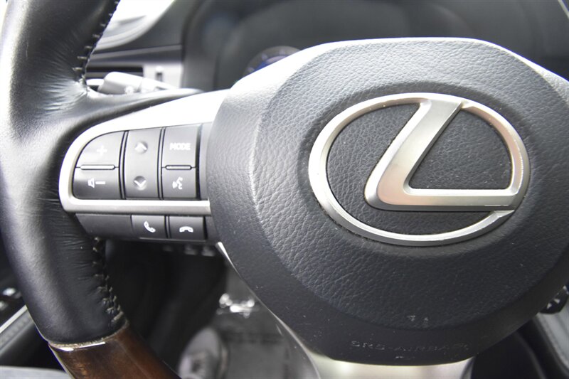 2016 Lexus ES 300h Hybrid - Photo 15 - Midway City, CA 92655