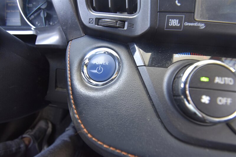 2018 Toyota RAV4 Hybrid Hybrid SE   - Photo 18 - Midway City, CA 92655