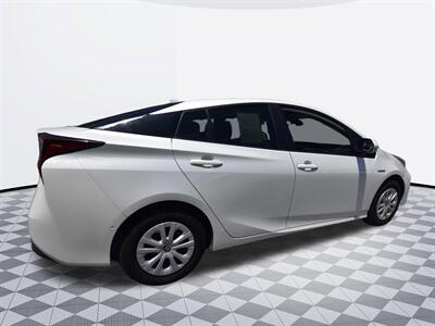 2019 Toyota Prius LE   - Photo 3 - Midway City, CA 92655