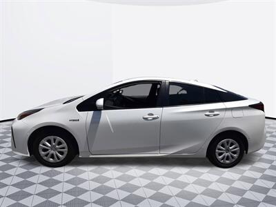 2019 Toyota Prius LE   - Photo 5 - Midway City, CA 92655