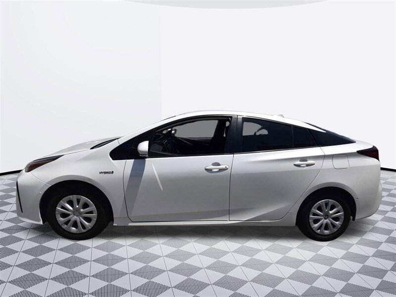 2019 Toyota Prius LE   - Photo 5 - Midway City, CA 92655