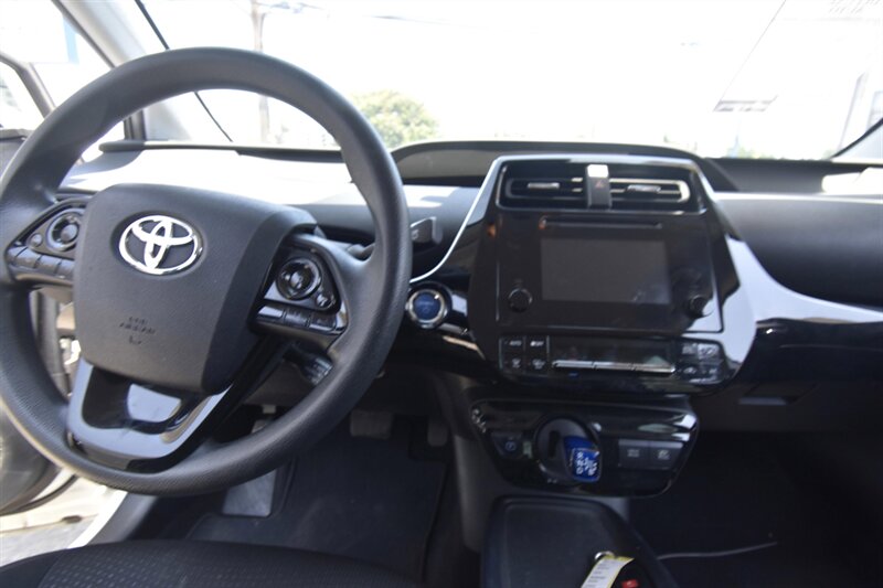 2019 Toyota Prius LE   - Photo 7 - Midway City, CA 92655