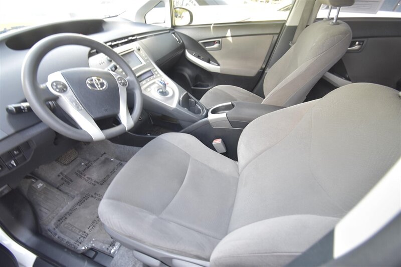 2015 Toyota Prius Three - Photo 14 - Midway City, CA 92655