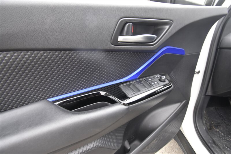 2021 Toyota C-HR XLE Premium   - Photo 19 - Midway City, CA 92655