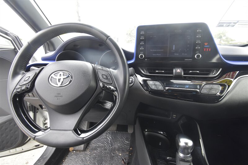2021 Toyota C-HR XLE Premium   - Photo 8 - Midway City, CA 92655
