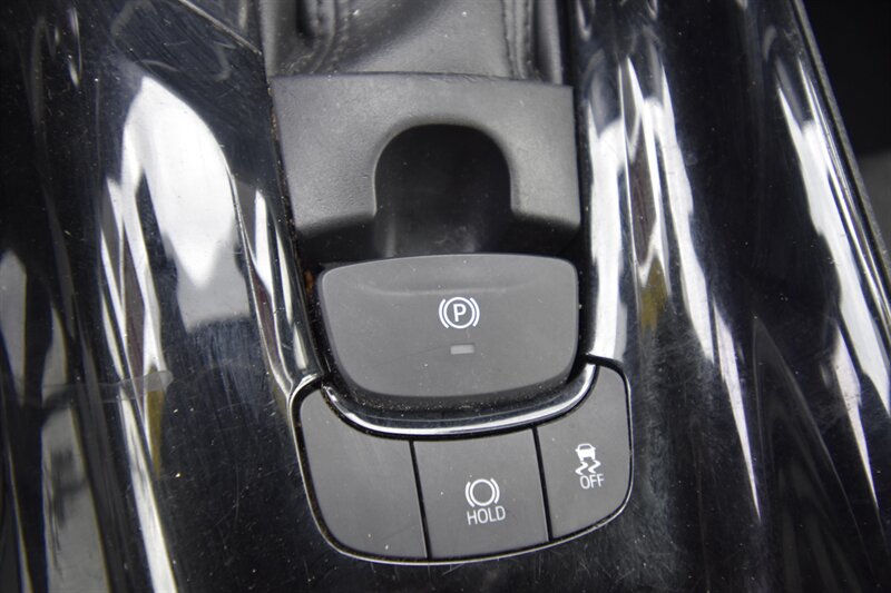 2021 Toyota C-HR XLE Premium   - Photo 23 - Midway City, CA 92655