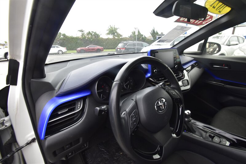 2021 Toyota C-HR XLE Premium   - Photo 22 - Midway City, CA 92655