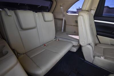 2017 Toyota Highlander XLE - Photo 10 - Midway City, CA 92655