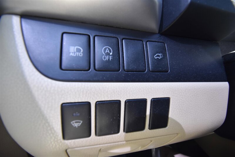 2017 Toyota Highlander XLE - Photo 16 - Midway City, CA 92655