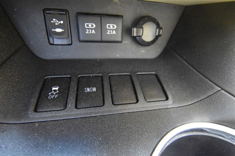 2017 Toyota Highlander XLE - Photo 17 - Midway City, CA 92655