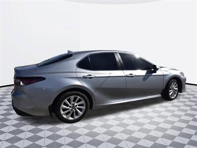 2023 Toyota Camry LE   - Photo 4 - Midway City, CA 92655