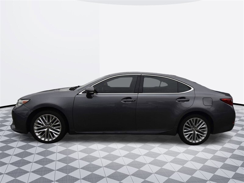 2013 Lexus ES 350 4dr Sdn - Photo 3 - Midway City, CA 92655