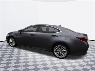 2013 Lexus ES 350 4dr Sdn - Photo 4 - Midway City, CA 92655