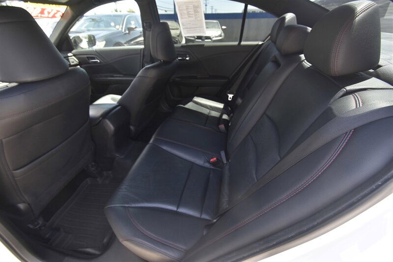 2017 Honda Accord Sport SE   - Photo 11 - Midway City, CA 92655