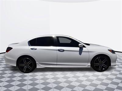 2017 Honda Accord Sport SE   - Photo 5 - Midway City, CA 92655