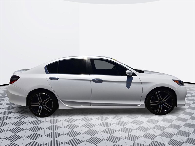 2017 Honda Accord Sport SE   - Photo 5 - Midway City, CA 92655