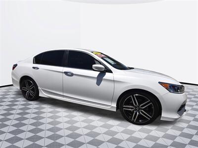 2017 Honda Accord Sport SE   - Photo 3 - Midway City, CA 92655