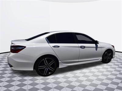 2017 Honda Accord Sport SE   - Photo 7 - Midway City, CA 92655