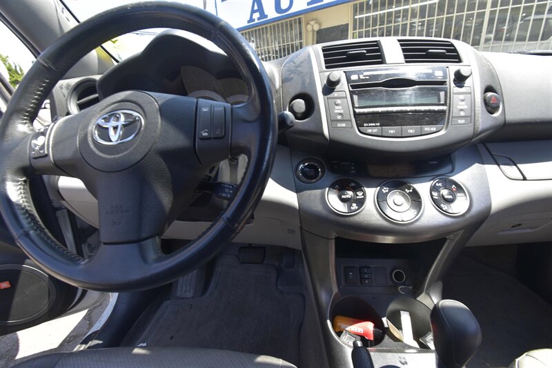 2009 Toyota RAV4 Ltd   - Photo 9 - Midway City, CA 92655