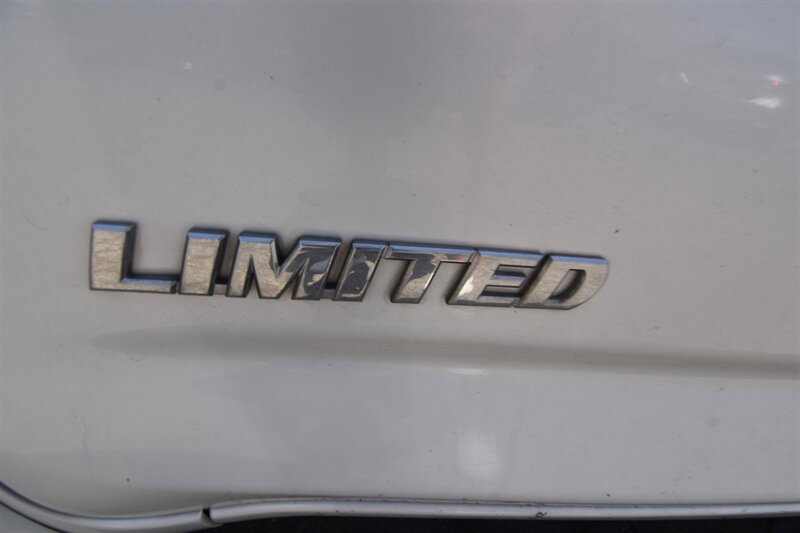 2009 Toyota RAV4 Ltd   - Photo 11 - Midway City, CA 92655