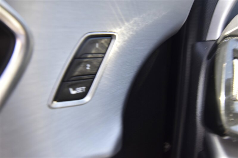 2020 Acura RDX w/Technology Pkg   - Photo 17 - Midway City, CA 92655