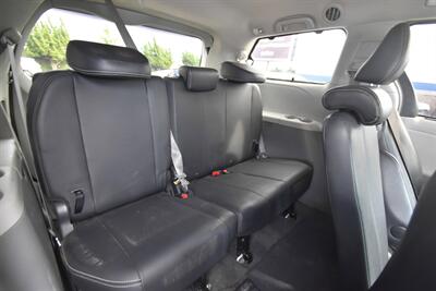 2013 Toyota Sienna SE   - Photo 9 - Midway City, CA 92655