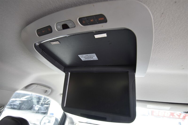 2013 Toyota Sienna SE   - Photo 11 - Midway City, CA 92655