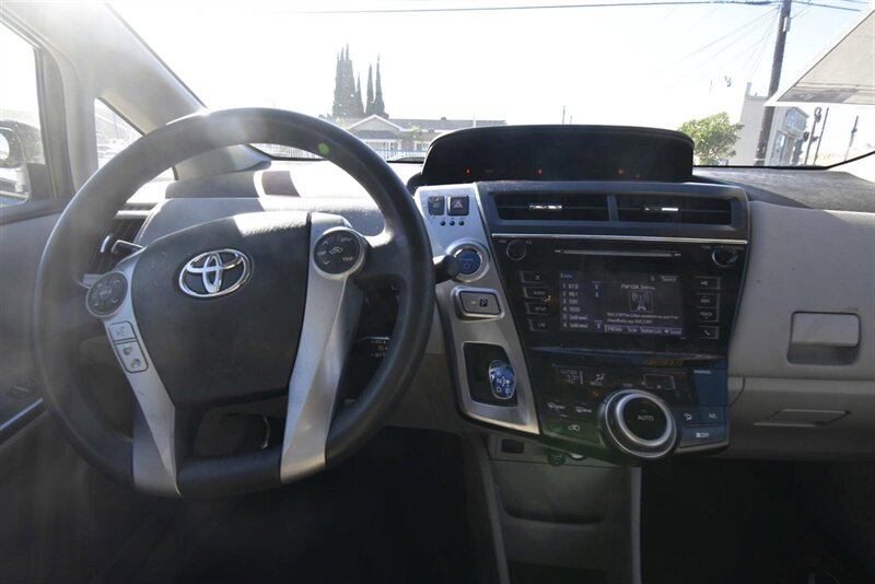 2016 Toyota Prius V LEATHER SEATS   - Photo 8 - Midway City, CA 92655