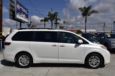 2012 Toyota Sienna XLE 7-Passenger Auto Acce   - Photo 18 - Midway City, CA 92655