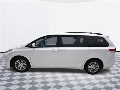 2012 Toyota Sienna XLE 7-Passenger Auto Acce   - Photo 2 - Midway City, CA 92655