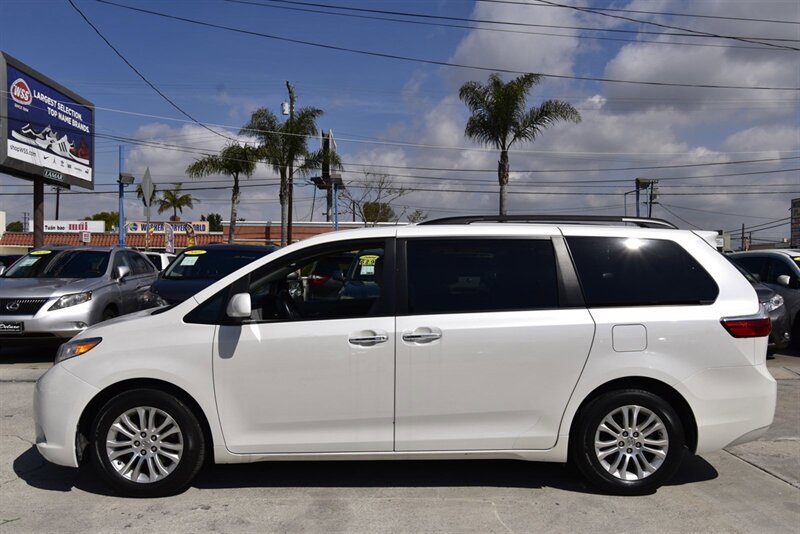 2012 Toyota Sienna XLE 7-Passenger Auto Acce   - Photo 20 - Midway City, CA 92655